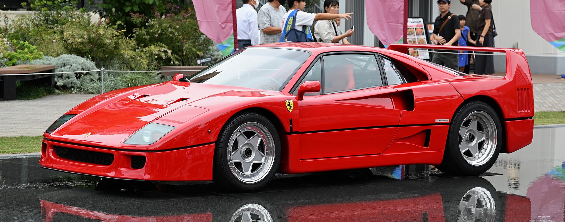 フェラーリ F40のフロントビュー