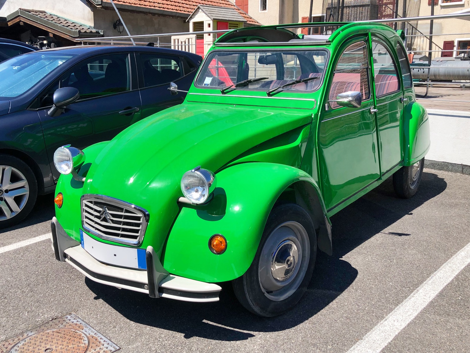 シトロエン 2CVのフロントビュー