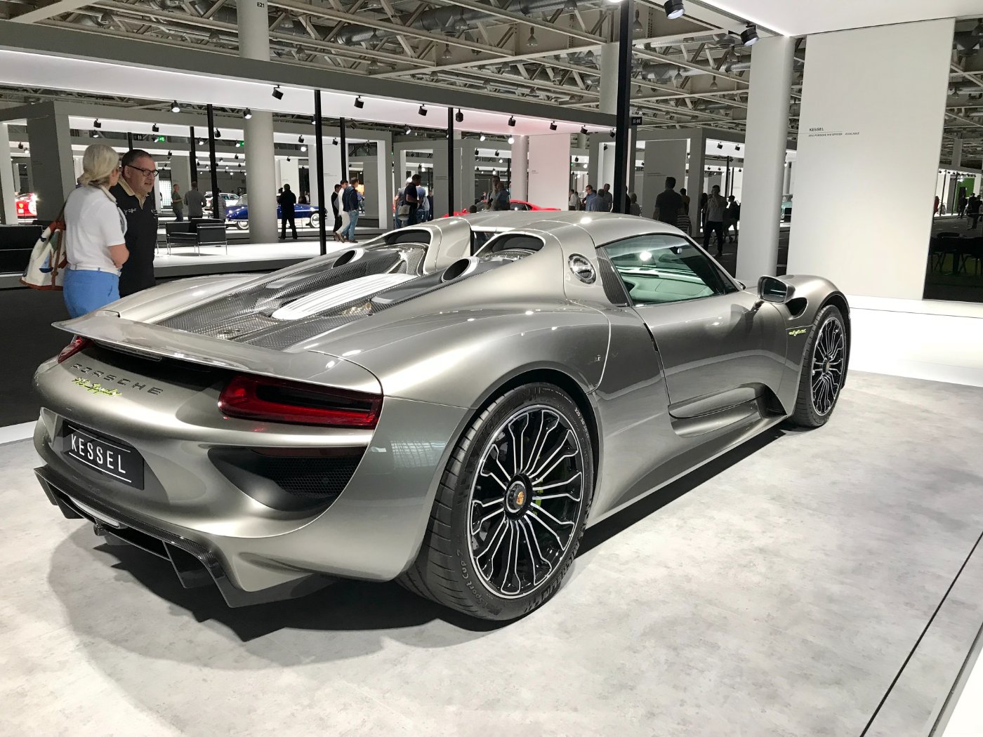 ポルシェ 918スパイダーのリアビュー