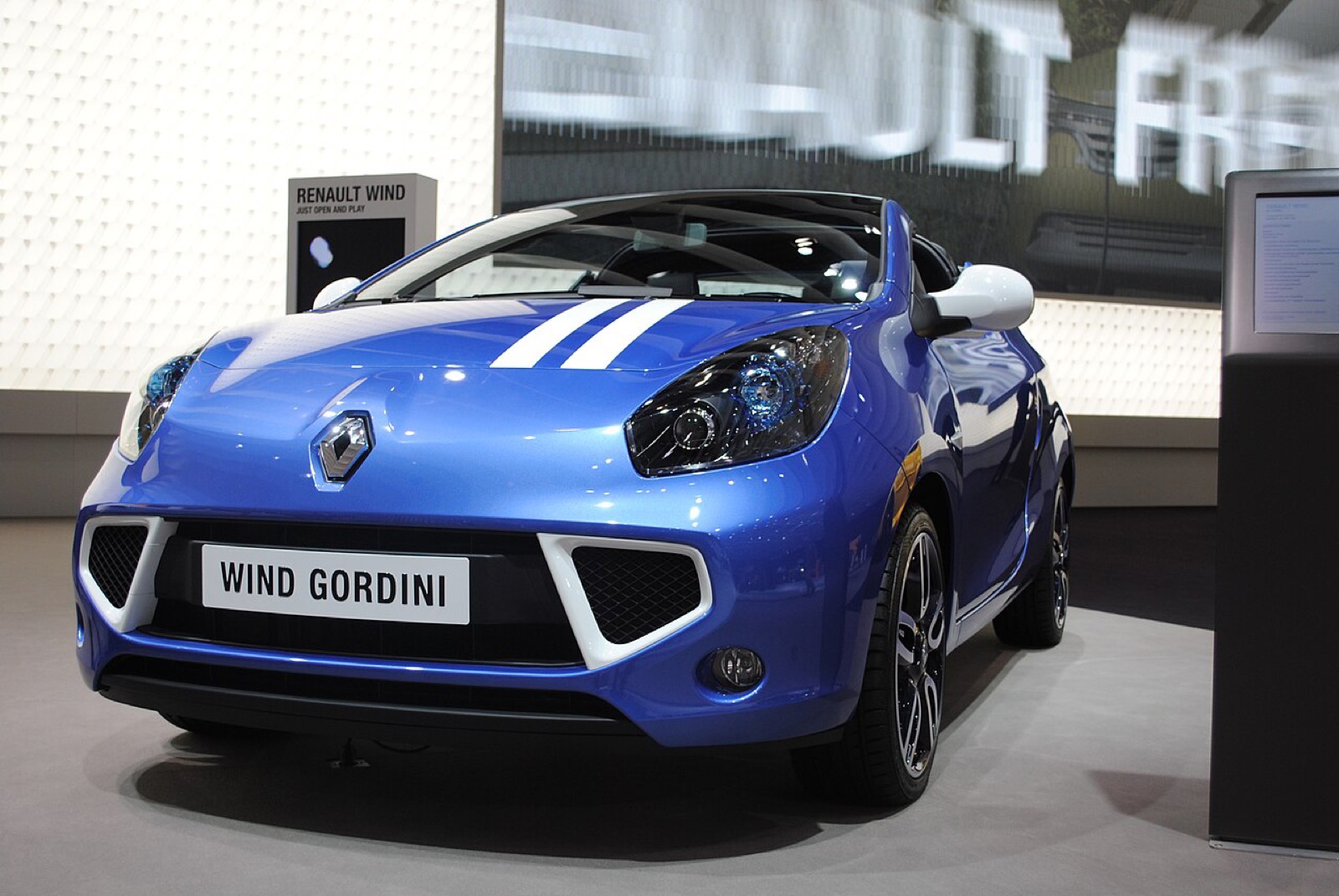 ルノー ウインド ゴルディーニのフロントビュー(フランクフルトモーターショー2011展示車)