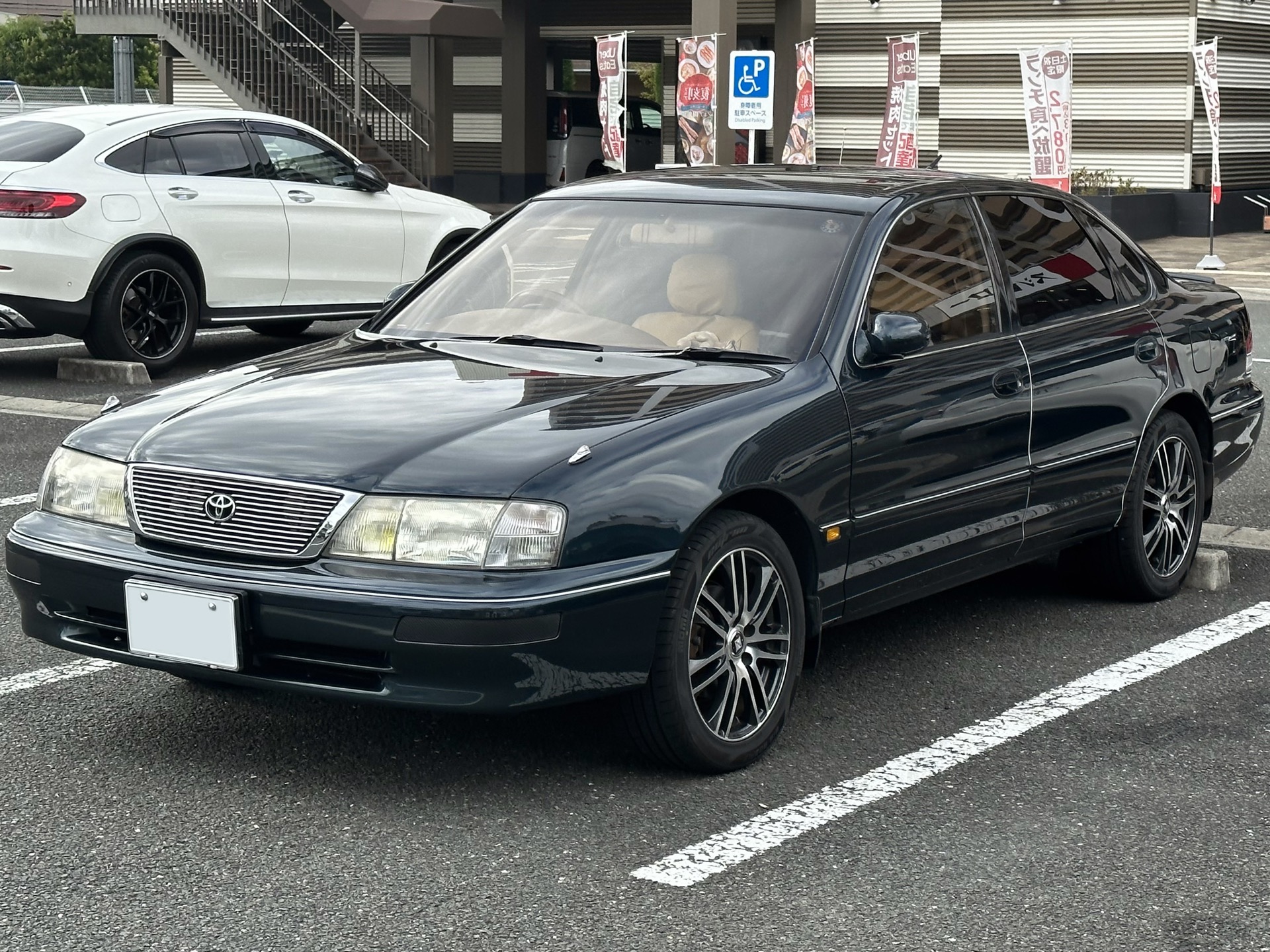 トヨタ プロナード（初代・アバロン）の外観