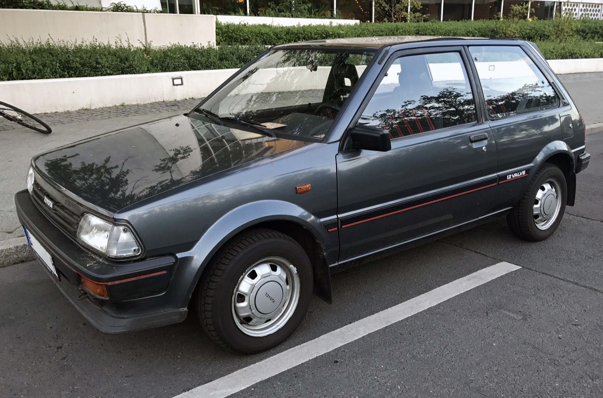 トヨタ スターレット（3代目）の外観