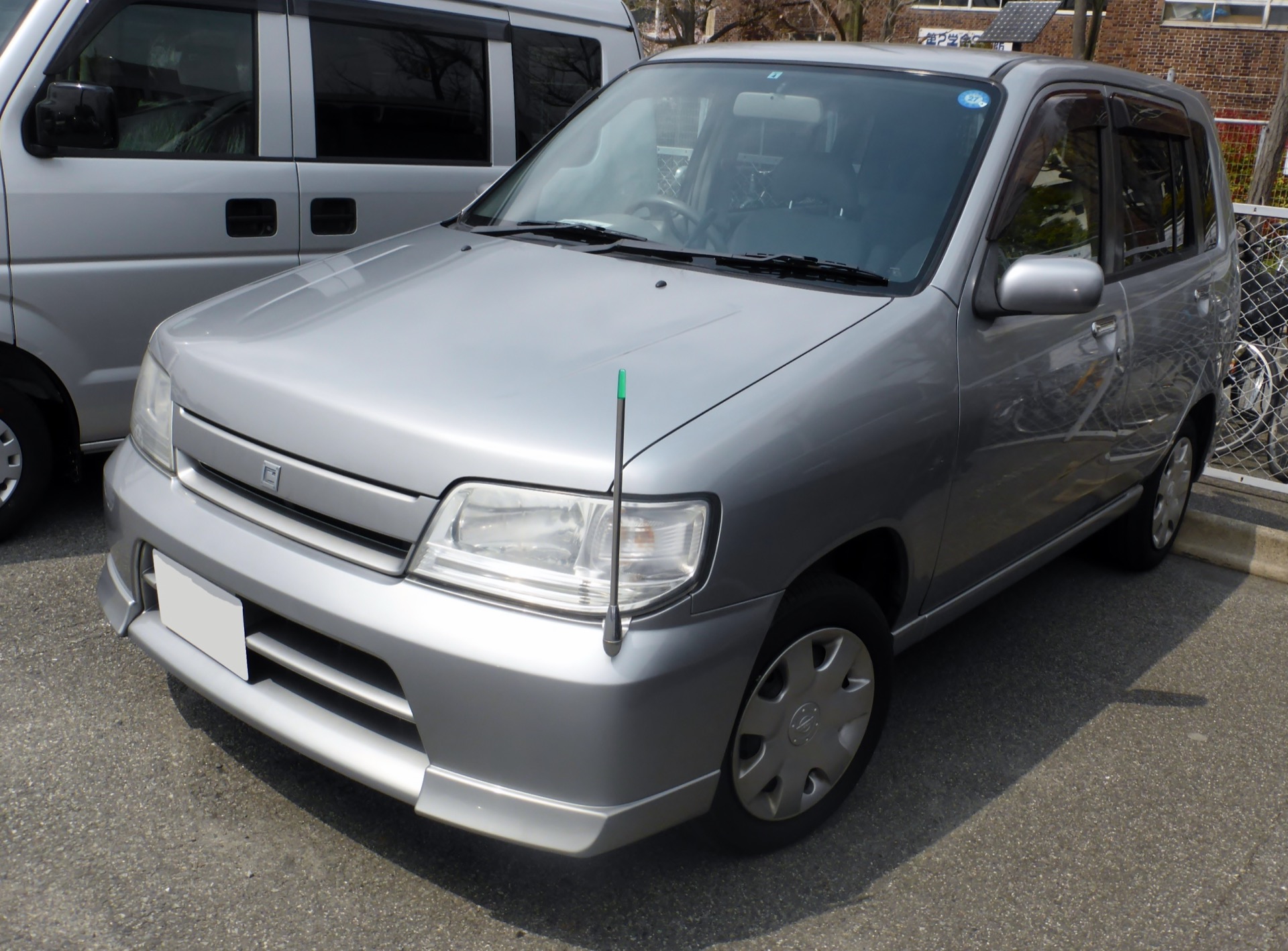 日産 キューブ（初代）の外観