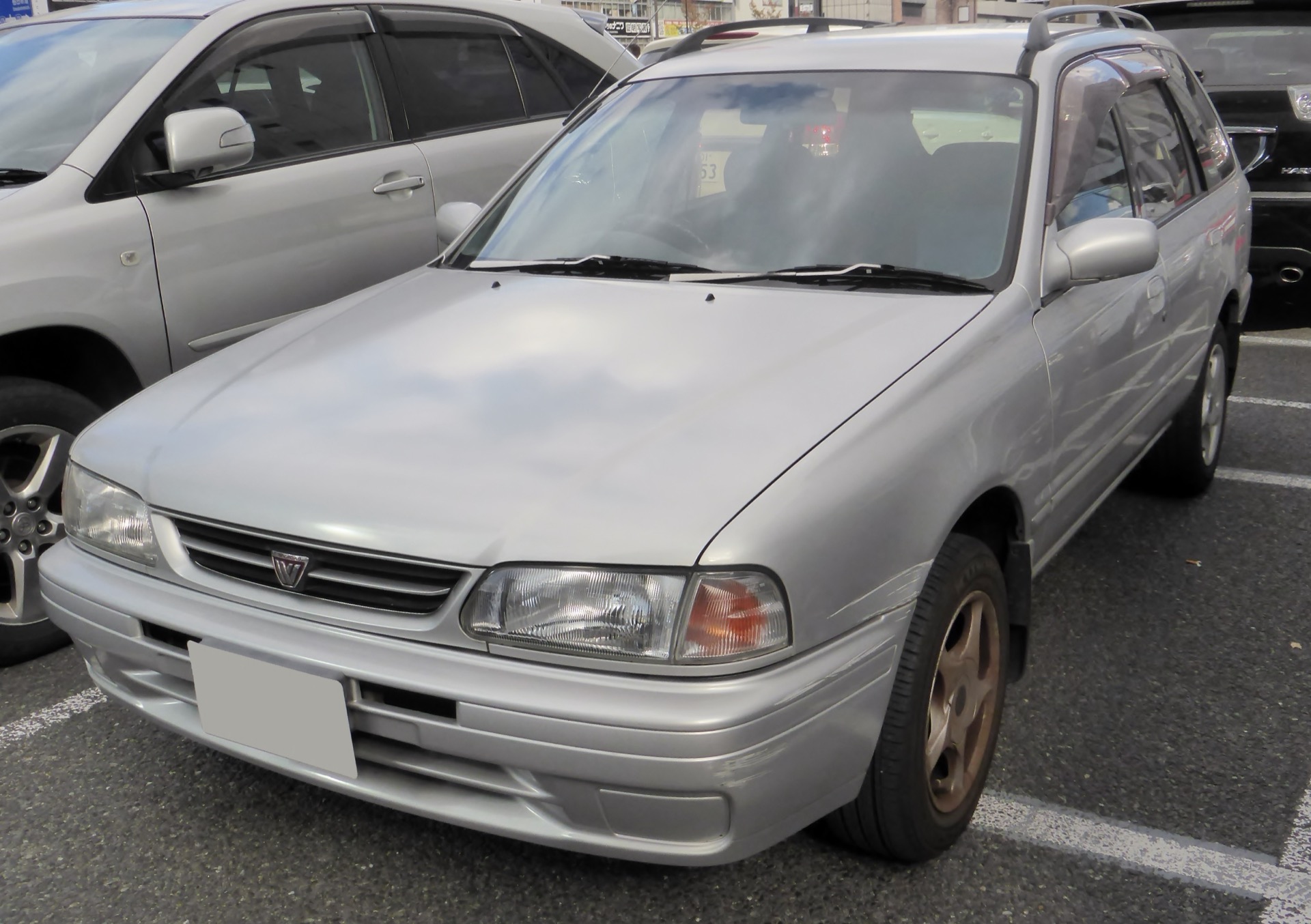 日産 ウイングロード（初代）の外観
