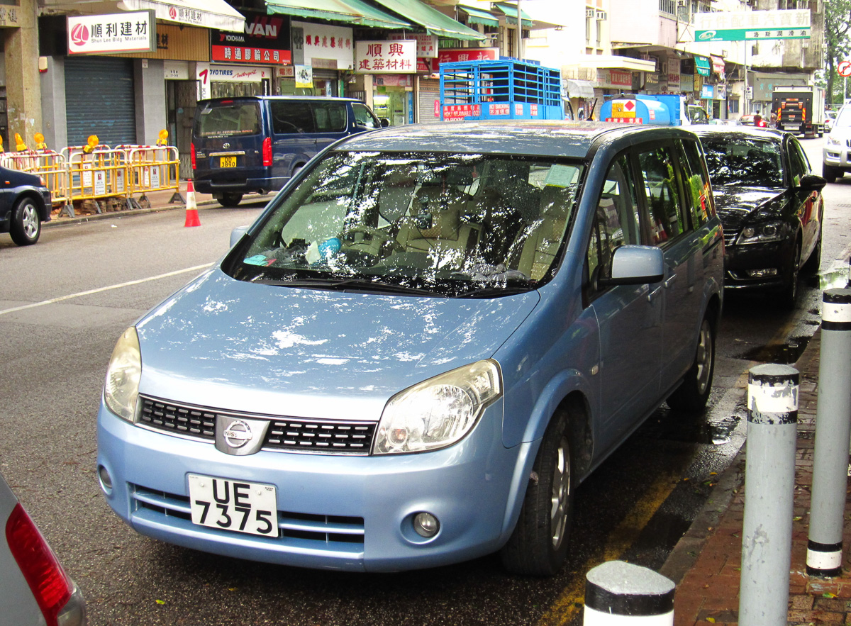 日産 ラフェスタ（初代）の外観
