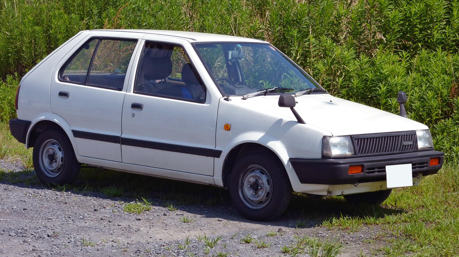 日産 マーチ（初代）の外観