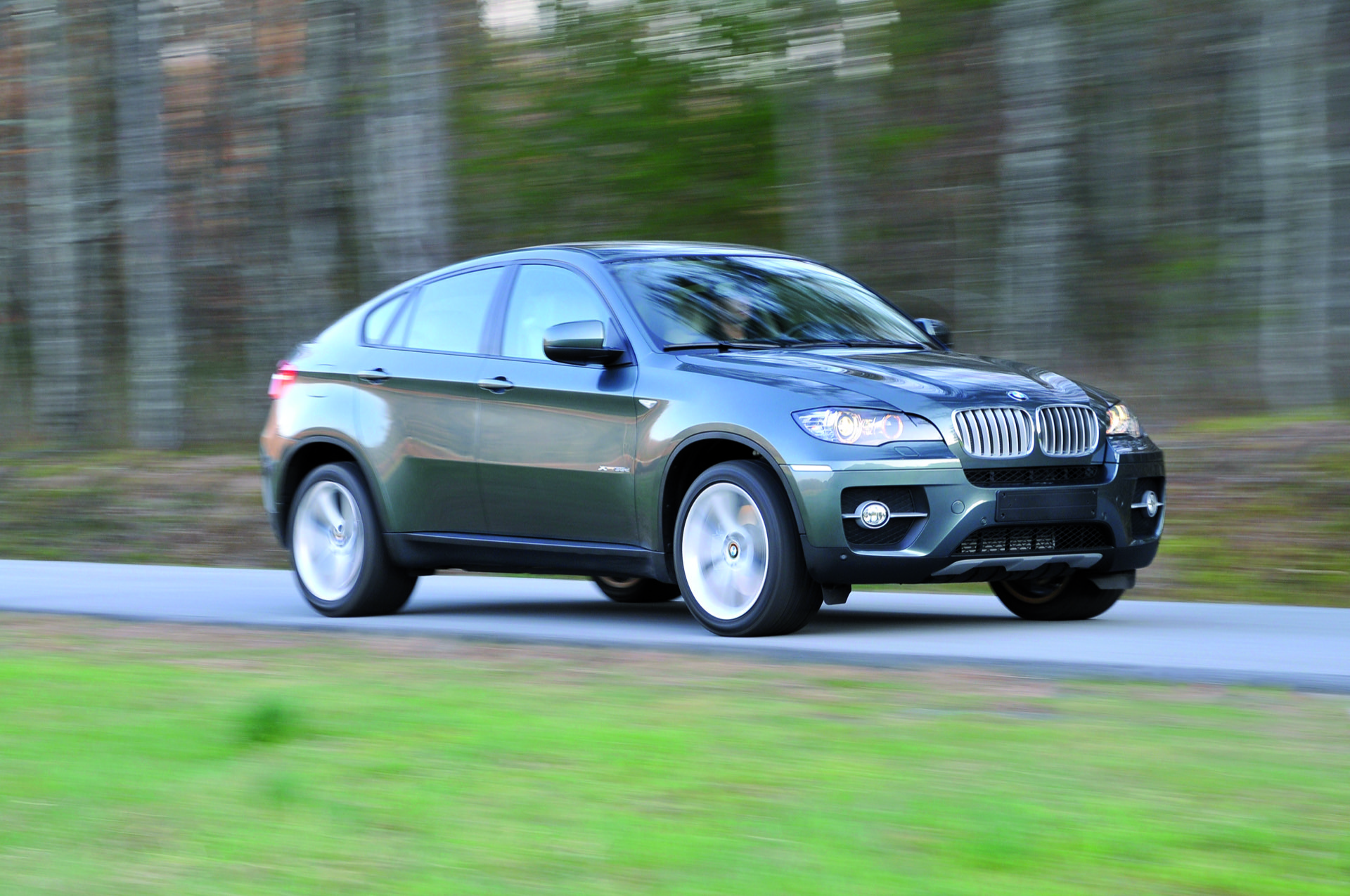 BMW X6（初代・E71型）の外観、フロント3/4アングル