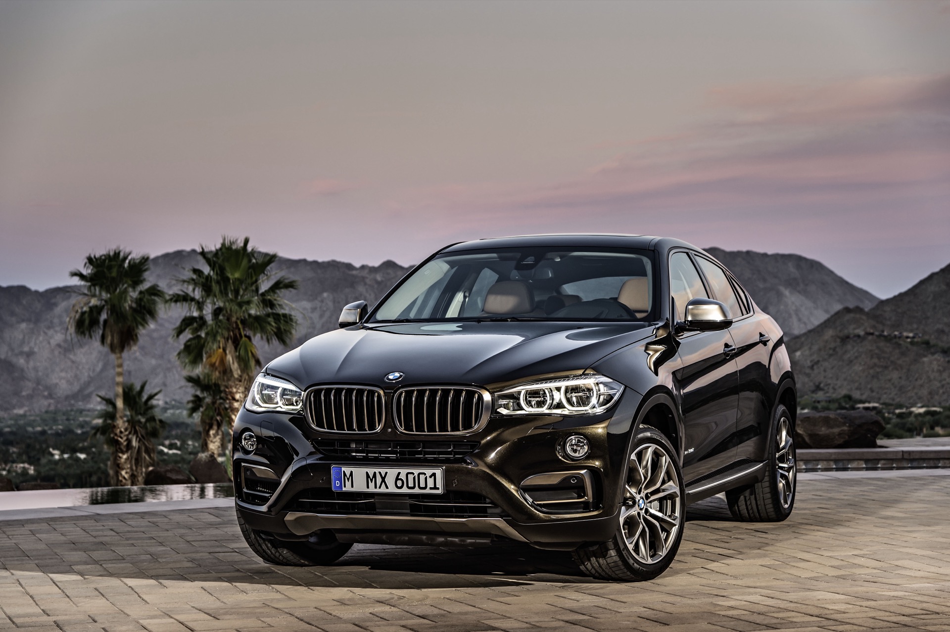 BMW X6（2代目・F16型）の外観、フロント3/4アングル