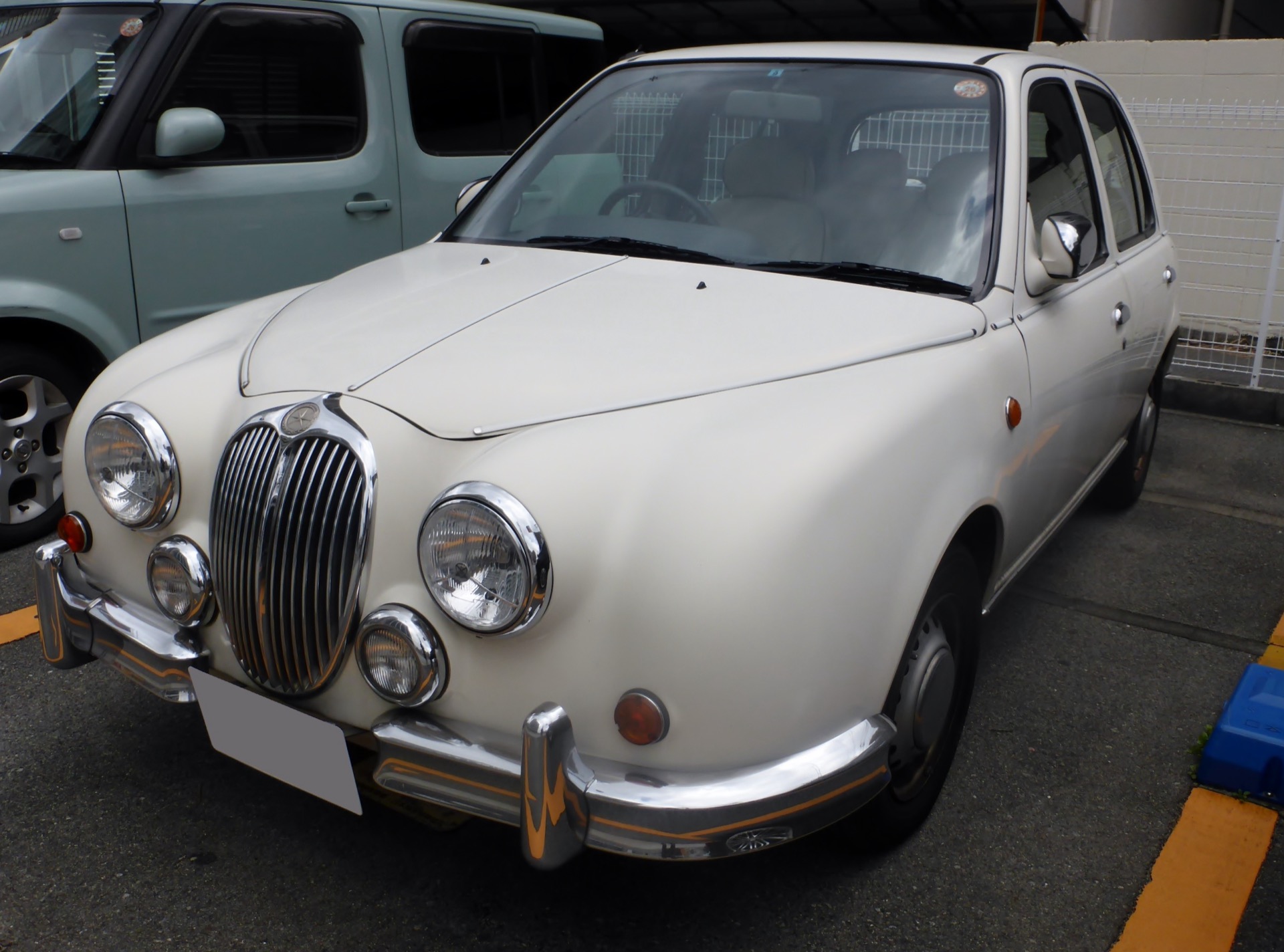 光岡自動車 ビュート（初代・K11型マーチベース）の外観