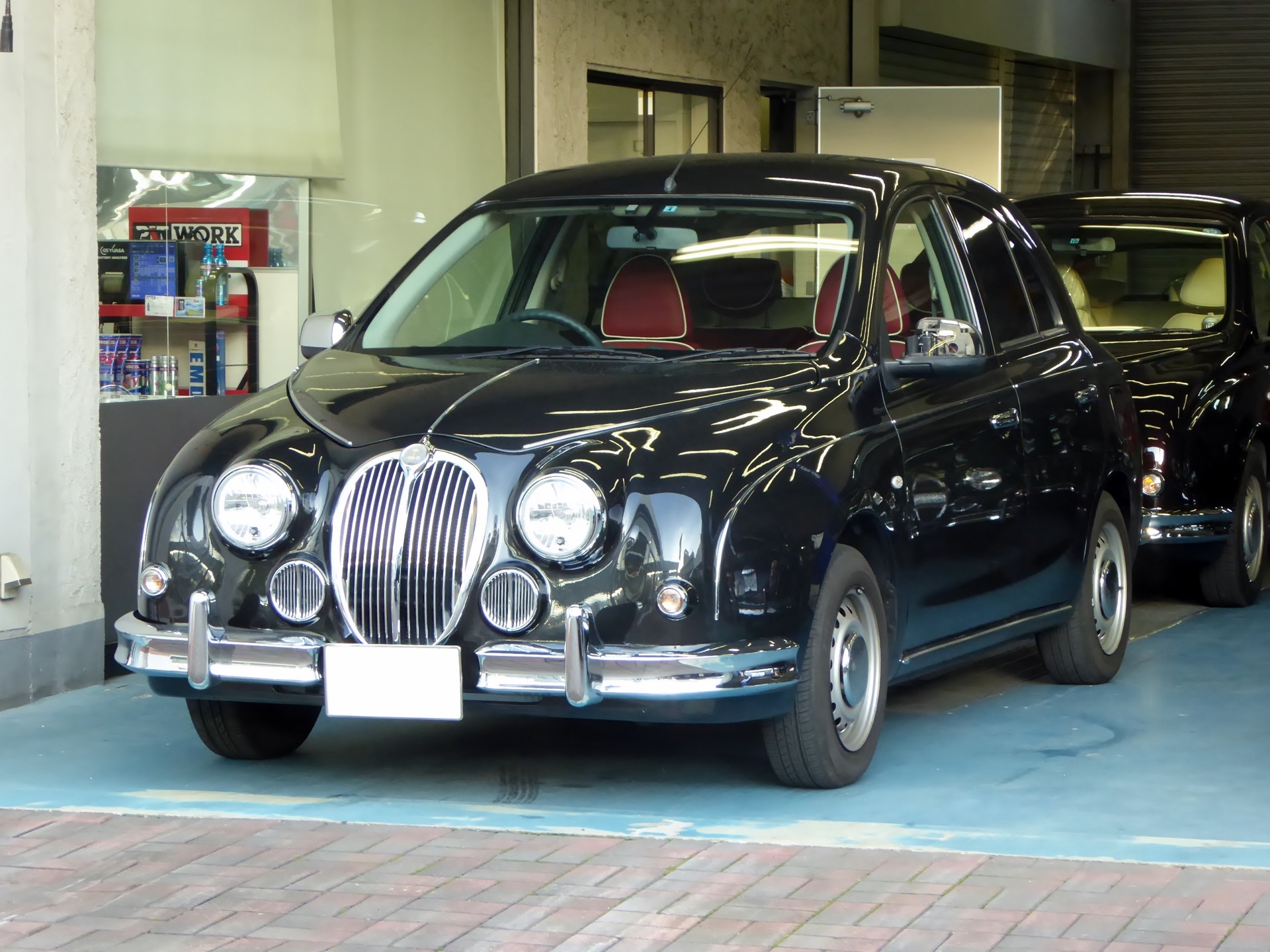 光岡自動車 ビュート（3代目・K13型マーチベース）の外観