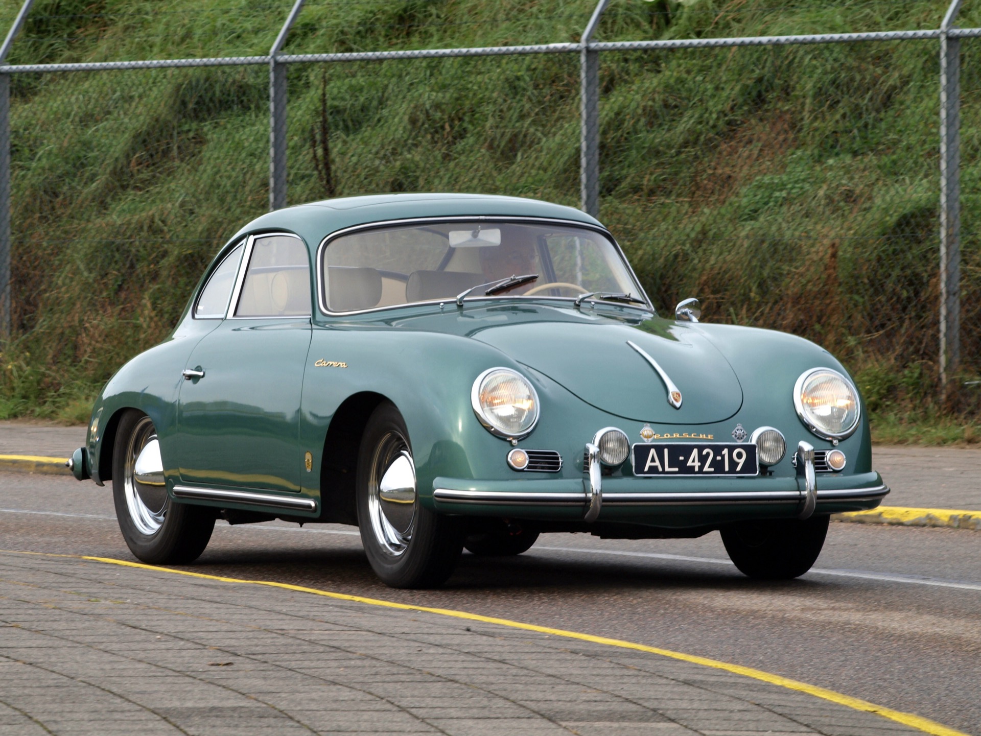 ポルシェ 356 中期型(A型)の外観
