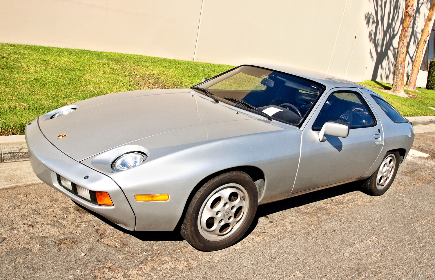 ポルシェ 928（前期型）の外観